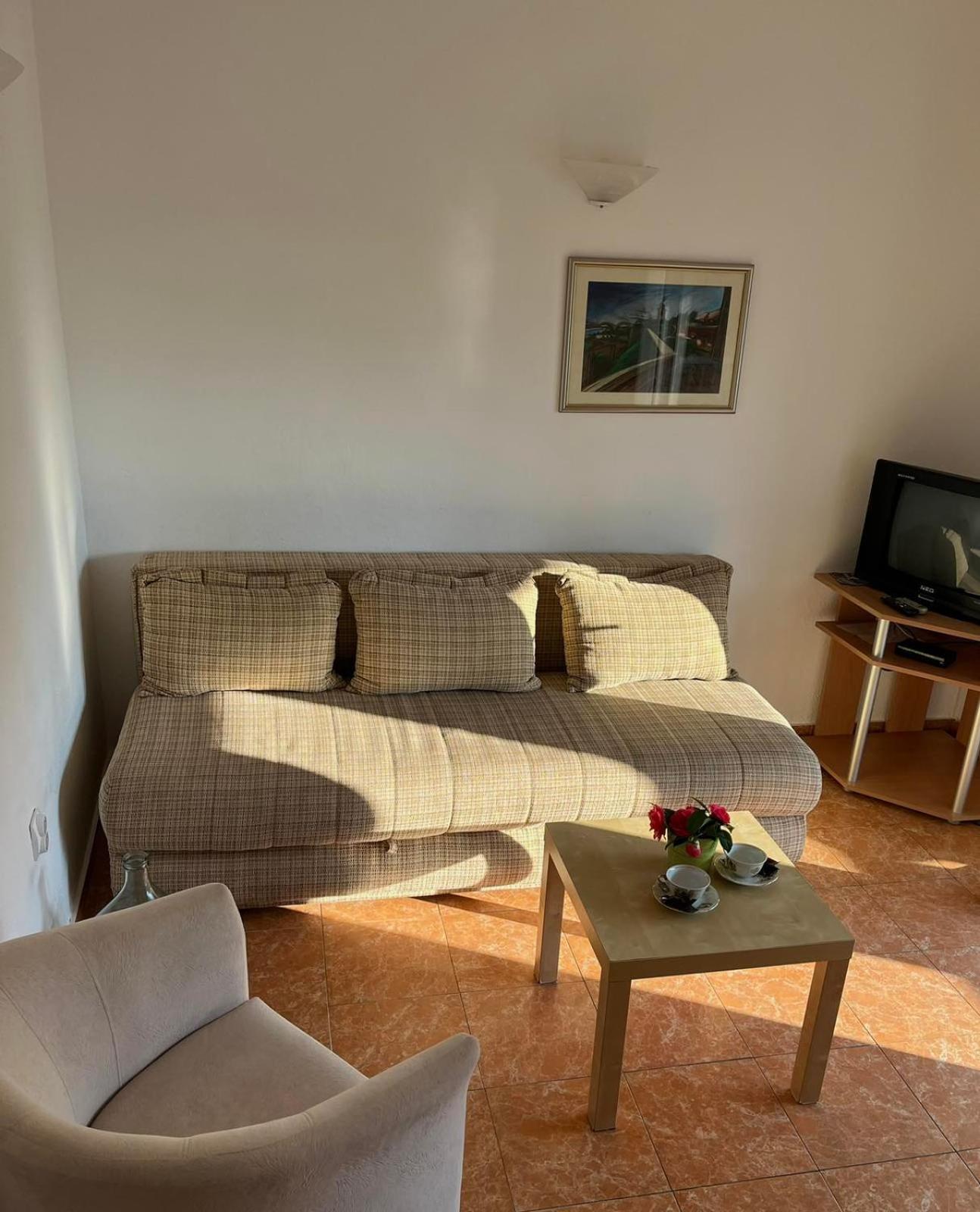 Apartments And Room Mv Petrovac Екстер'єр фото