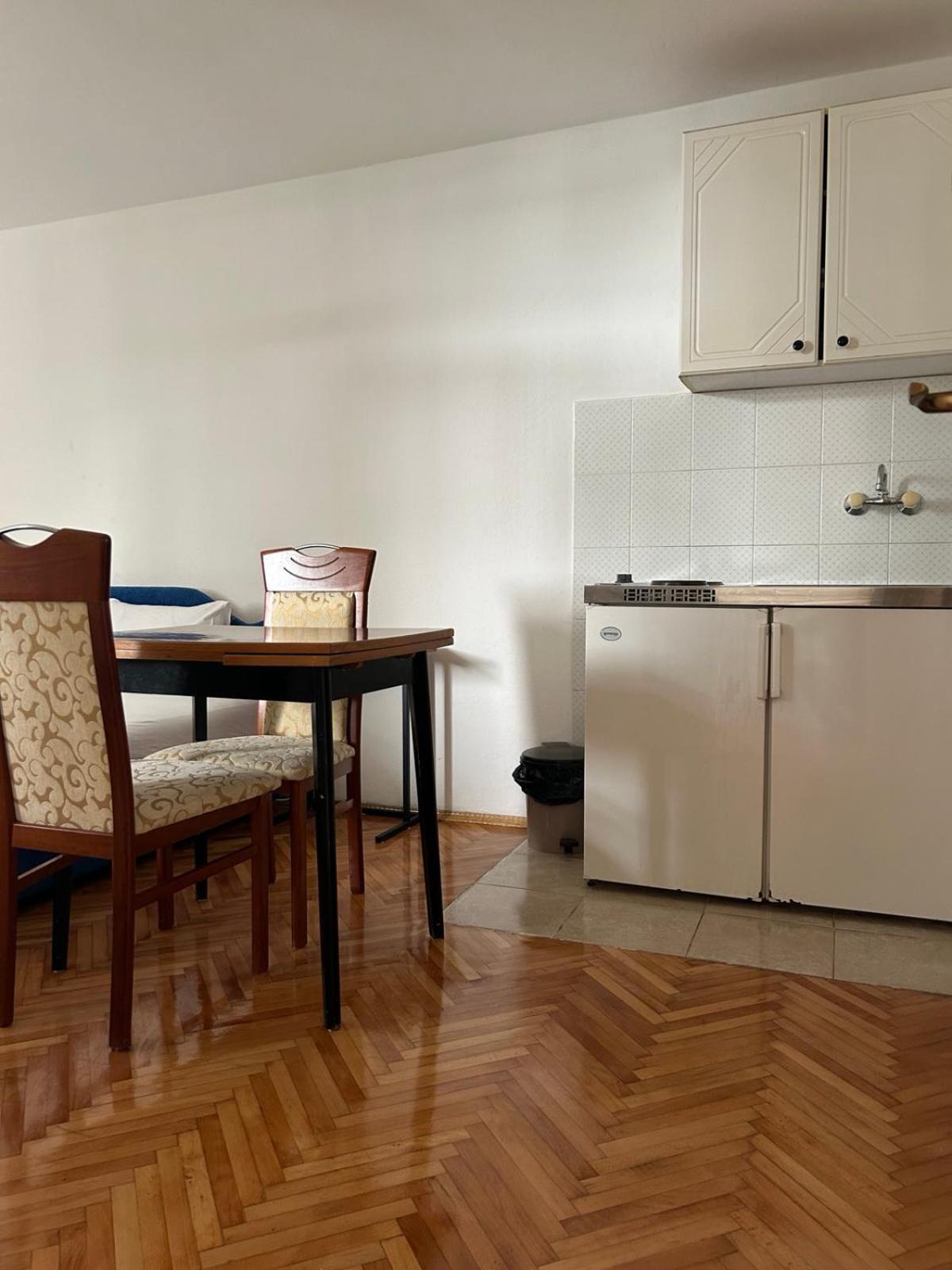 Apartments And Room Mv Petrovac Екстер'єр фото